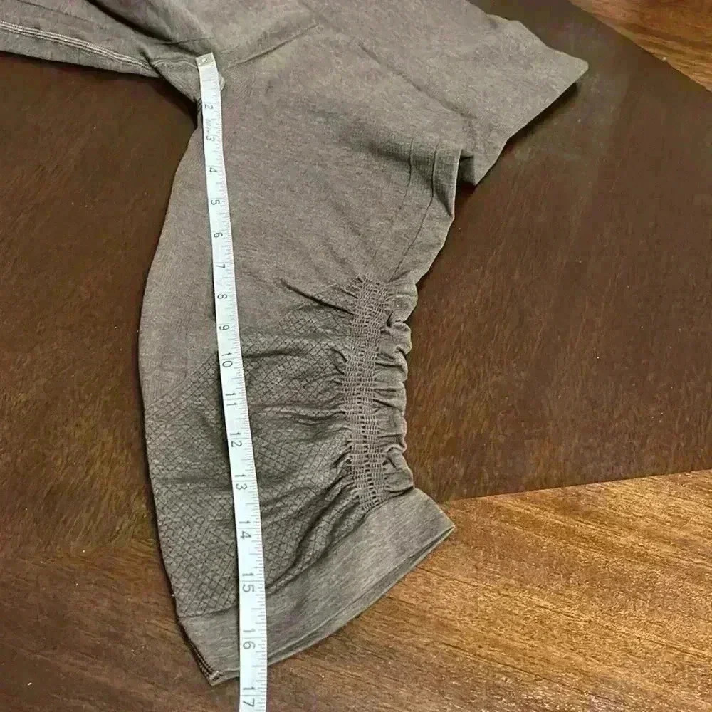 Lululemon crop legging - Picture 6 of 9